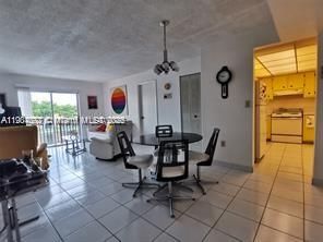 For Rent: $2,000 (2 beds, 2 baths, 798 Square Feet)