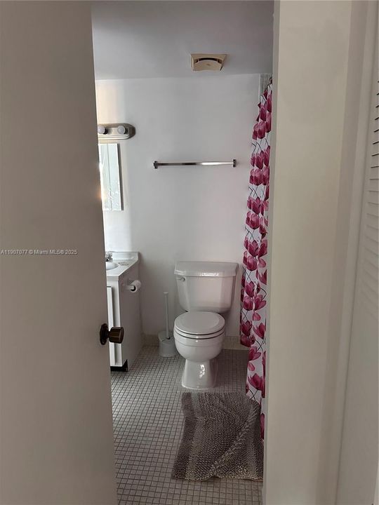 For Rent: $2,000 (2 beds, 2 baths, 798 Square Feet)