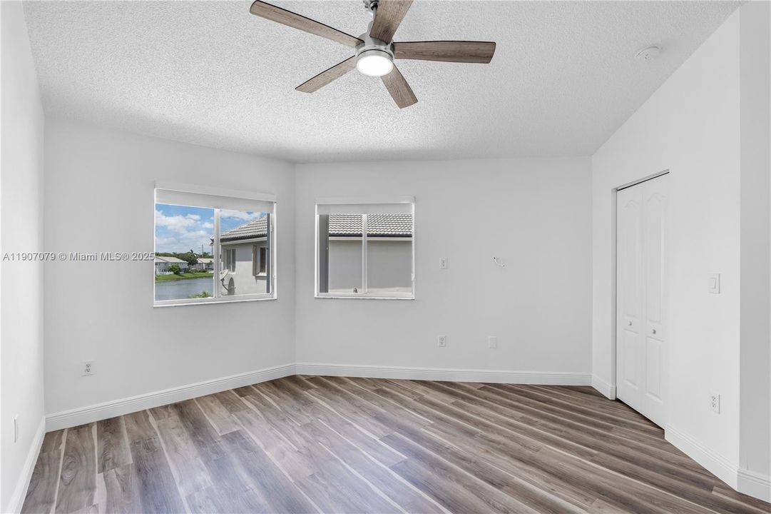 Active With Contract: $2,800 (3 beds, 2 baths, 1300 Square Feet)