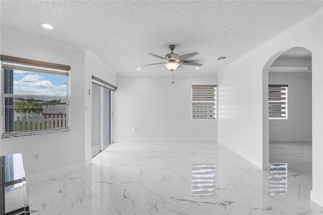 Active With Contract: $2,800 (3 beds, 2 baths, 1300 Square Feet)