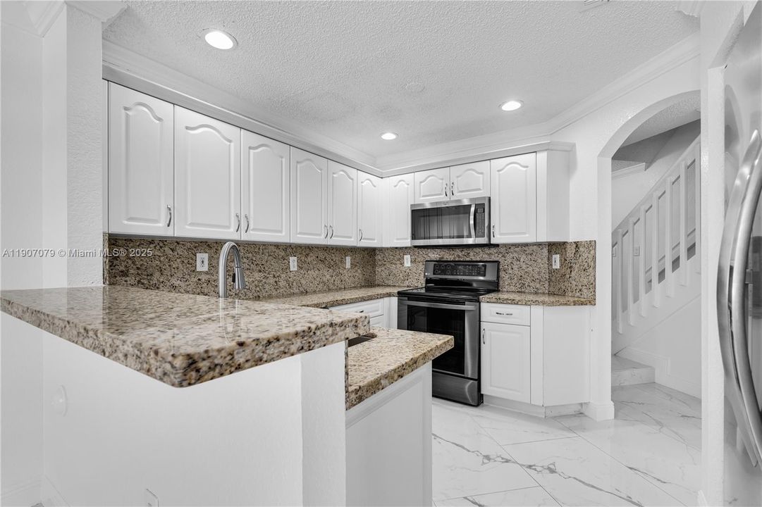 Active With Contract: $2,800 (3 beds, 2 baths, 1300 Square Feet)