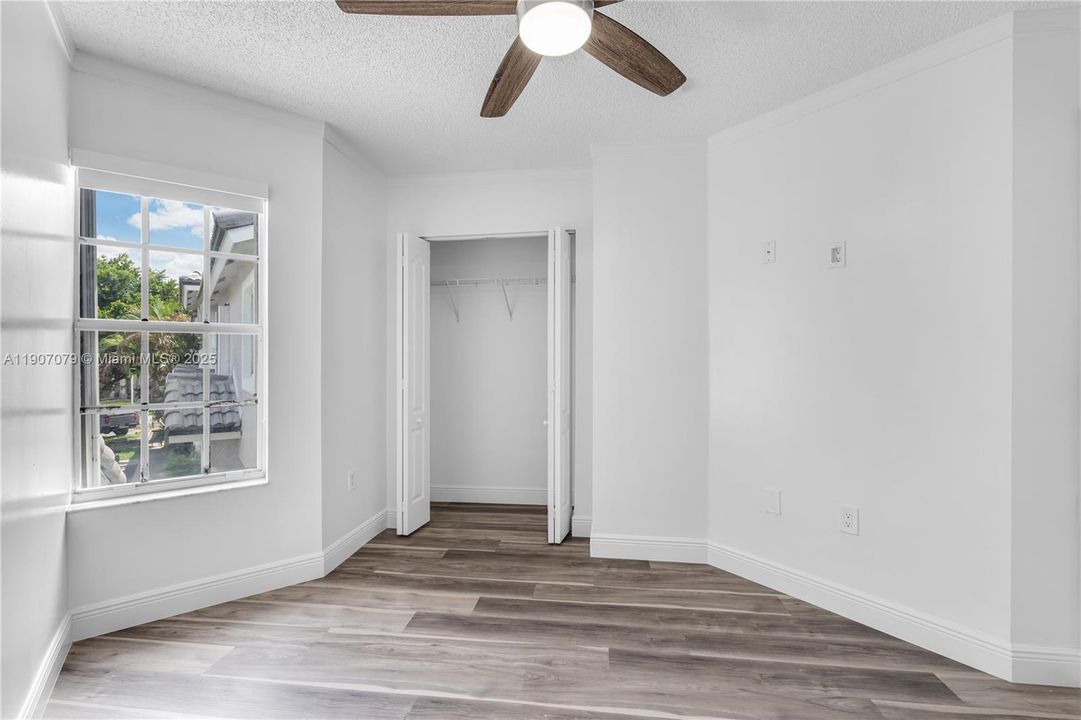 Active With Contract: $2,800 (3 beds, 2 baths, 1300 Square Feet)