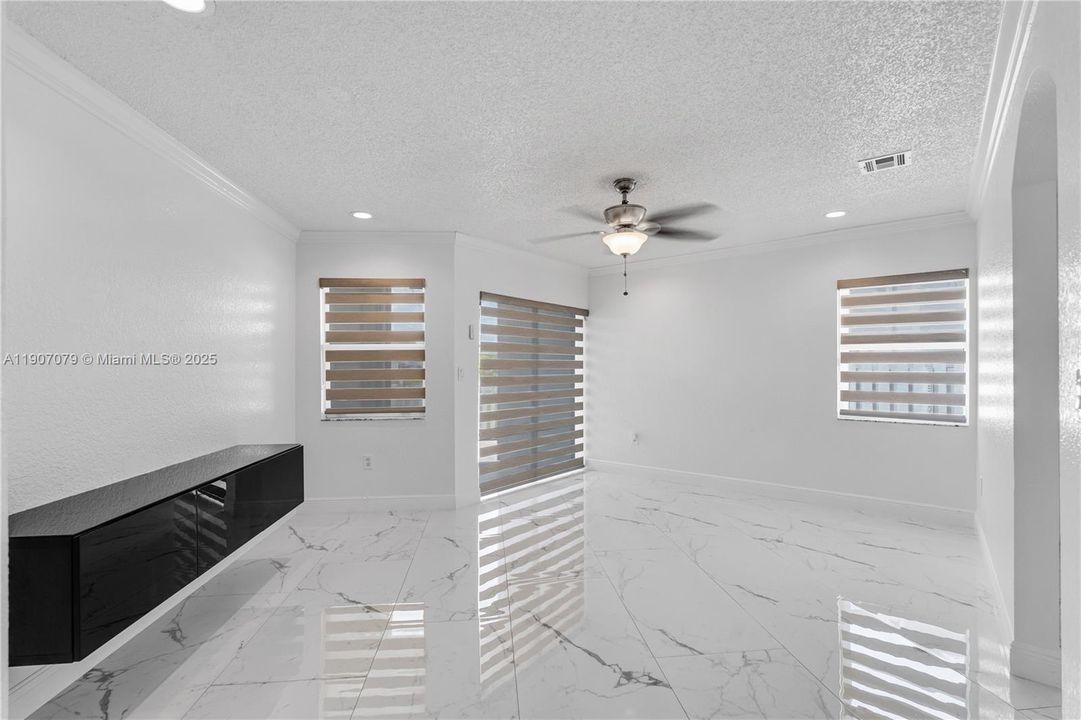 Active With Contract: $2,800 (3 beds, 2 baths, 1300 Square Feet)