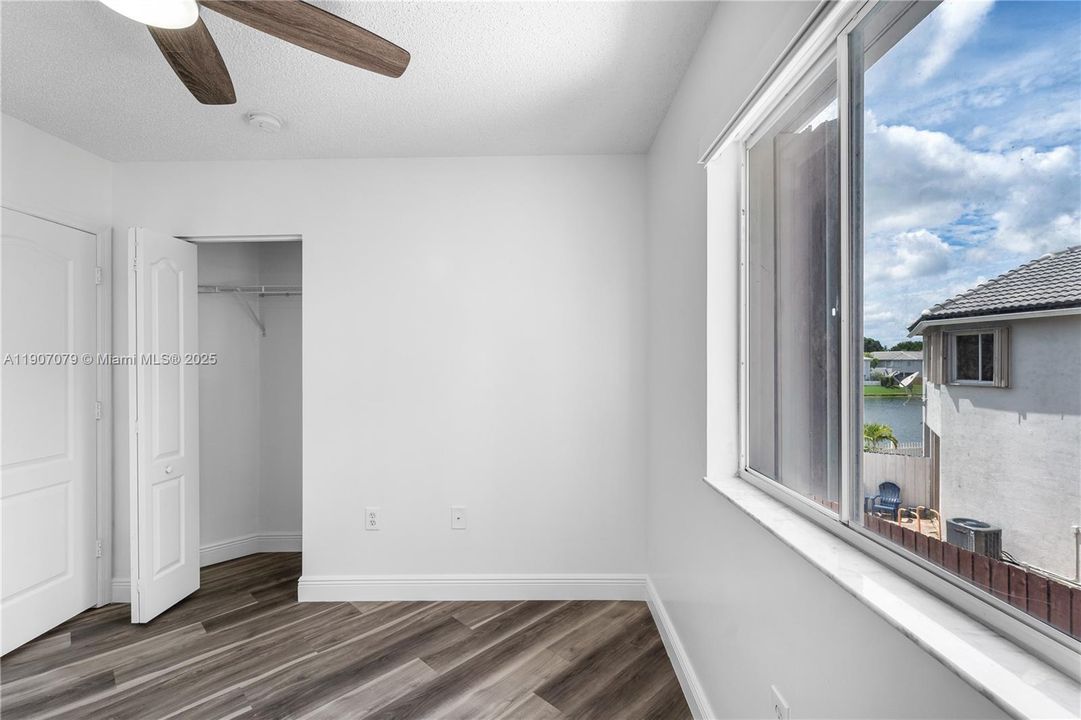 Active With Contract: $2,800 (3 beds, 2 baths, 1300 Square Feet)