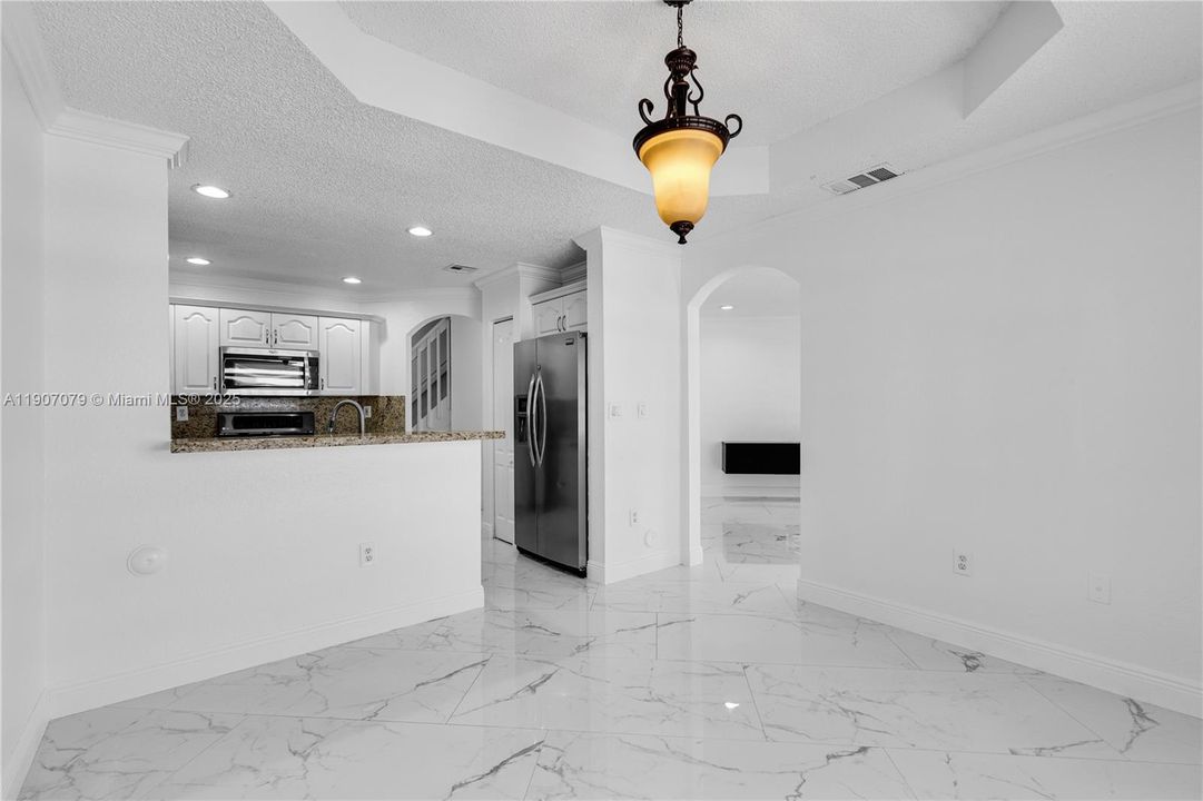 Active With Contract: $2,800 (3 beds, 2 baths, 1300 Square Feet)