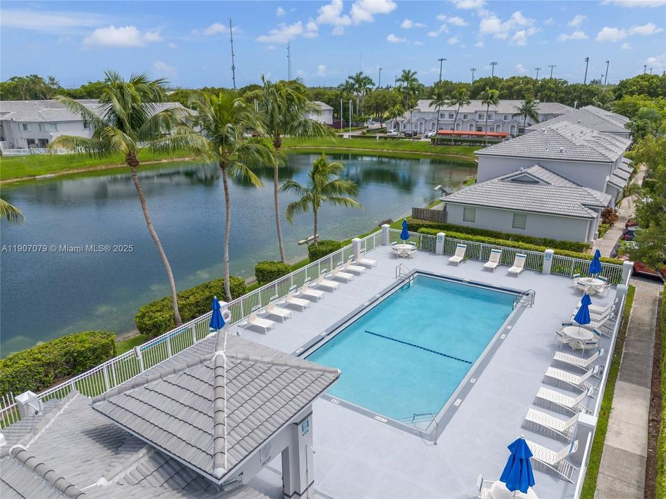 Active With Contract: $2,800 (3 beds, 2 baths, 1300 Square Feet)