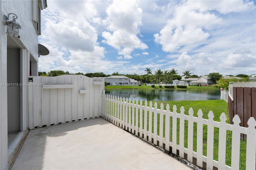 Active With Contract: $2,800 (3 beds, 2 baths, 1300 Square Feet)