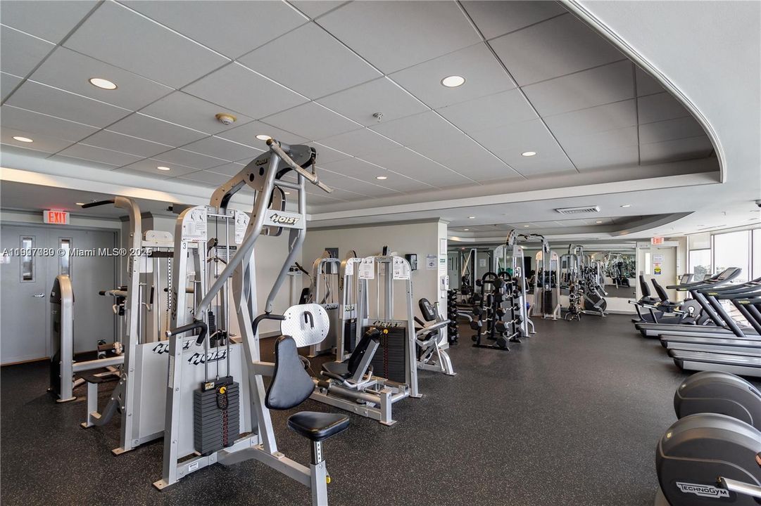 Recently Rented: $3,700 (1 beds, 1 baths, 820 Square Feet)