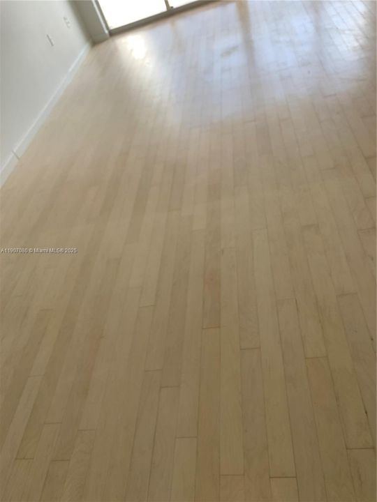 Recently Rented: $3,700 (1 beds, 1 baths, 820 Square Feet)