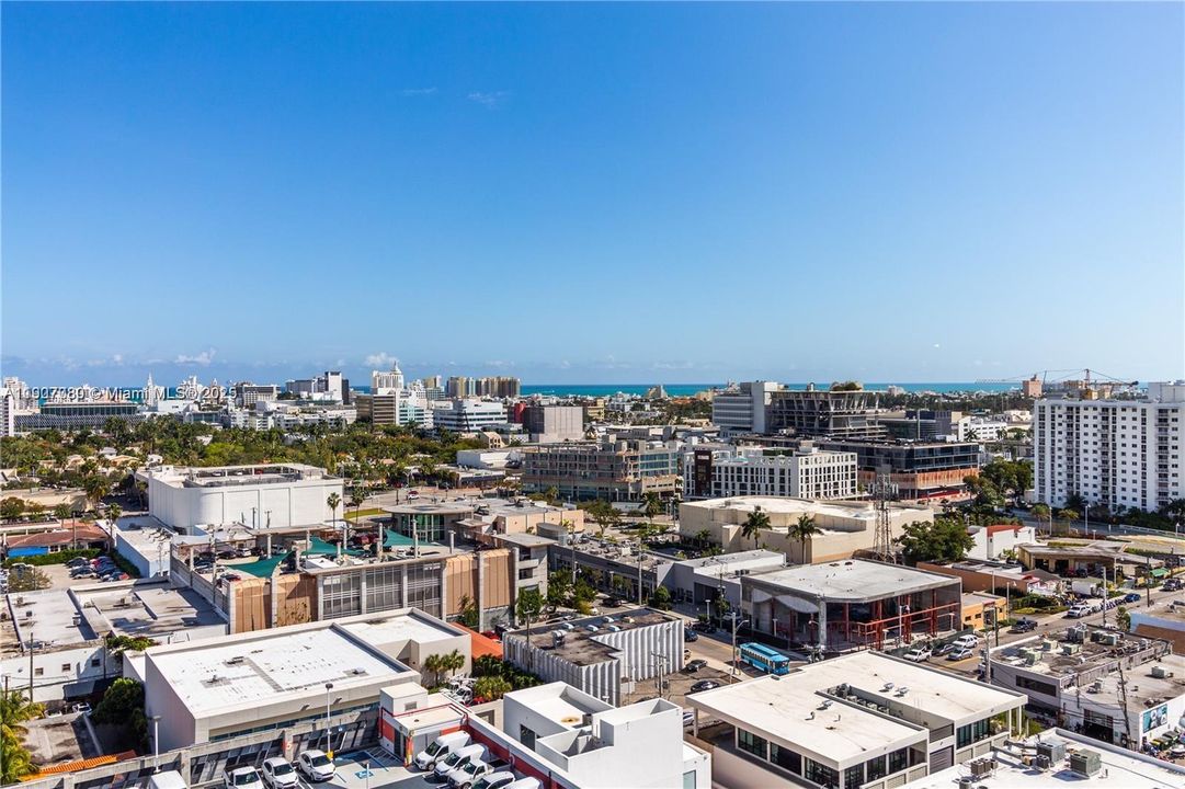 Recently Rented: $3,700 (1 beds, 1 baths, 820 Square Feet)