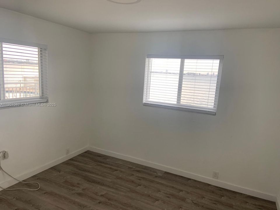 最近租的: $1,850 (1 贝兹, 1 浴室, 0 平方英尺)