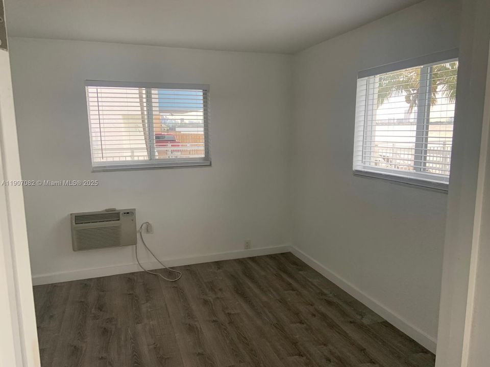 最近租的: $1,850 (1 贝兹, 1 浴室, 0 平方英尺)