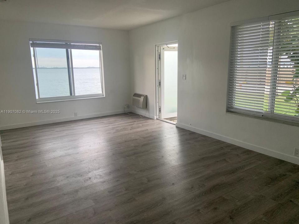 最近租的: $1,850 (1 贝兹, 1 浴室, 0 平方英尺)