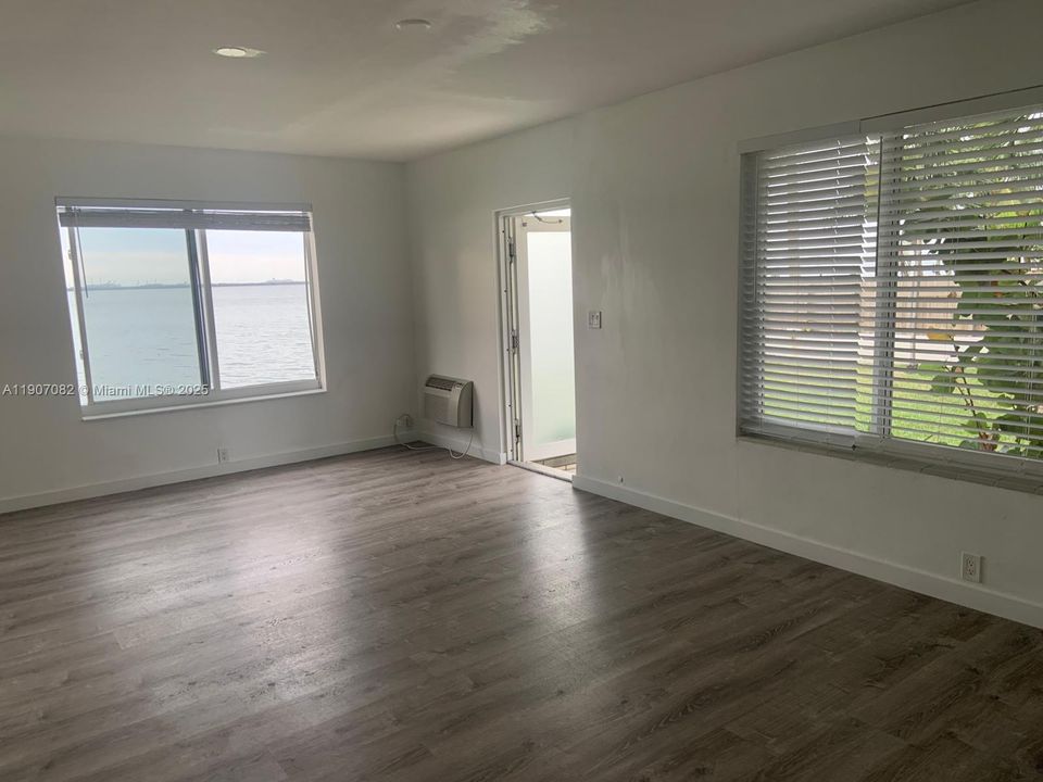 最近租的: $1,850 (1 贝兹, 1 浴室, 0 平方英尺)