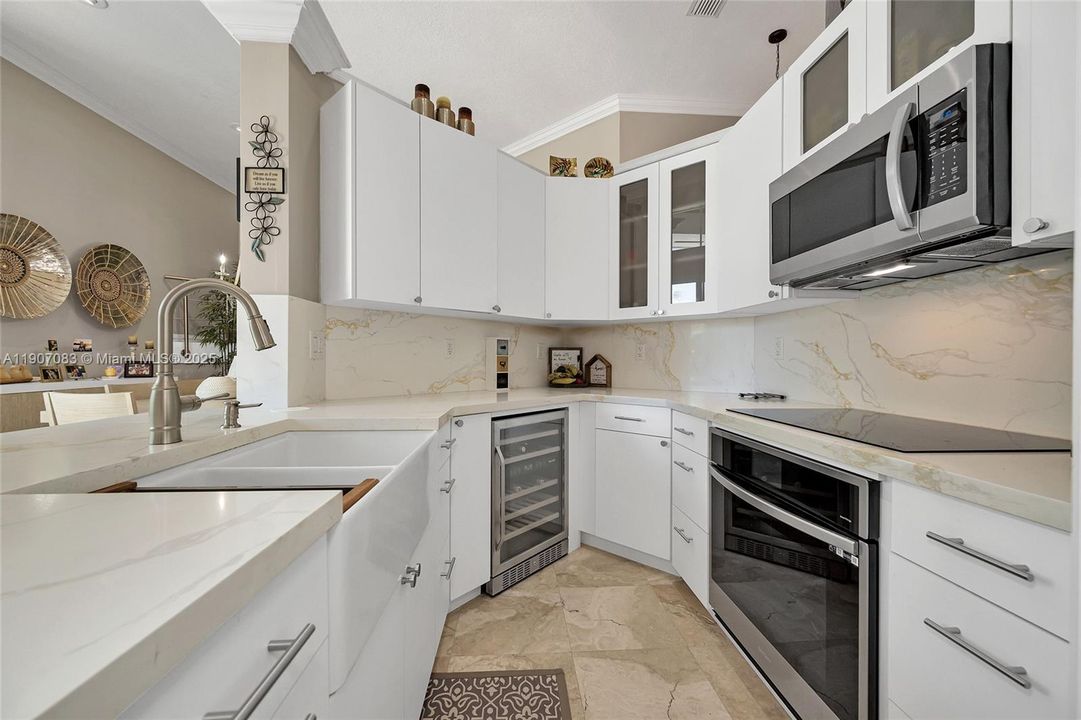 En Venta: $1,599,000 (4 camas, 3 baños, 2203 Pies cuadrados)