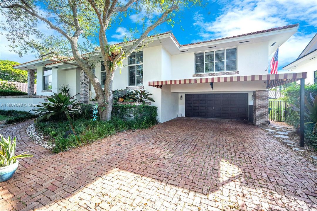 En Venta: $1,599,000 (4 camas, 3 baños, 2203 Pies cuadrados)