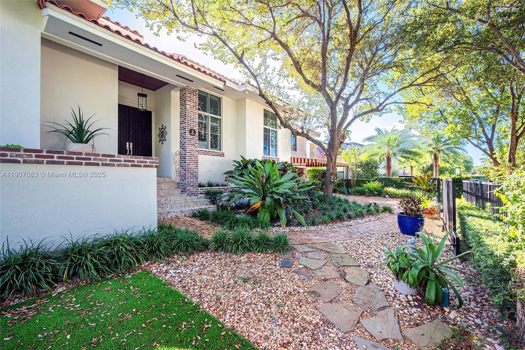 En Venta: $1,599,000 (4 camas, 3 baños, 2203 Pies cuadrados)