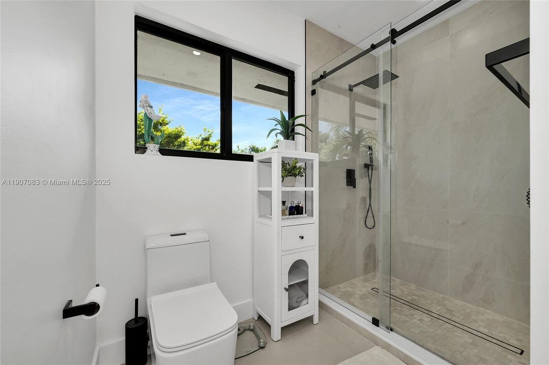 En Venta: $1,599,000 (4 camas, 3 baños, 2203 Pies cuadrados)