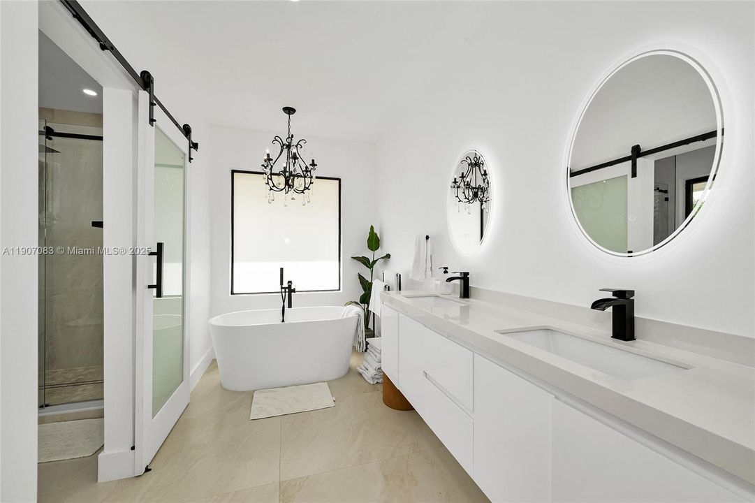 En Venta: $1,599,000 (4 camas, 3 baños, 2203 Pies cuadrados)