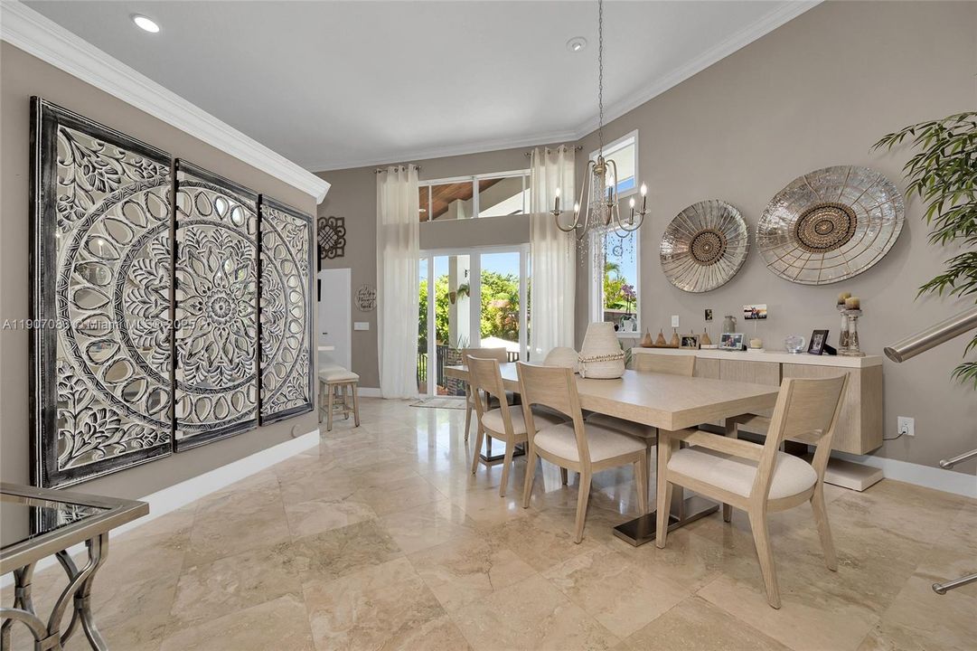 En Venta: $1,599,000 (4 camas, 3 baños, 2203 Pies cuadrados)