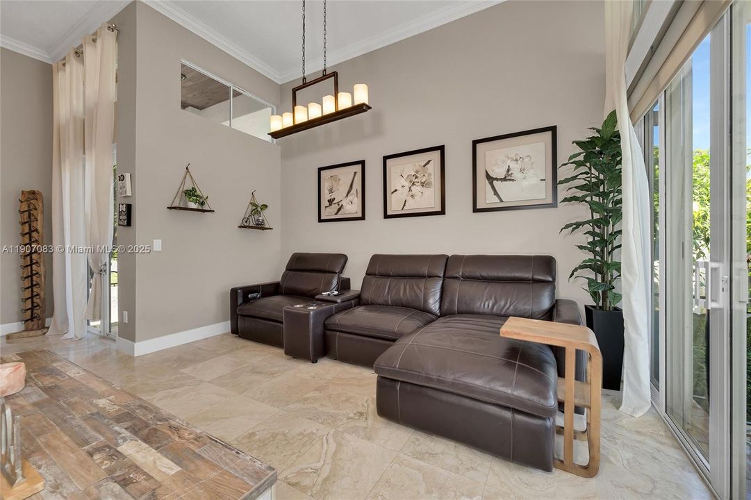 En Venta: $1,599,000 (4 camas, 3 baños, 2203 Pies cuadrados)