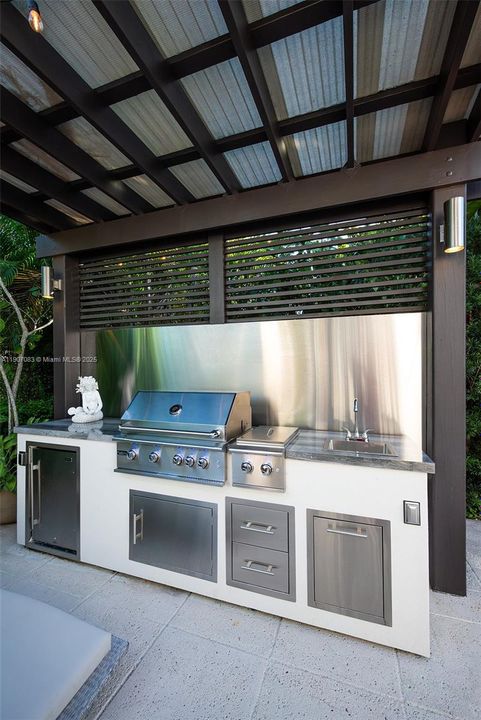 En Venta: $1,599,000 (4 camas, 3 baños, 2203 Pies cuadrados)