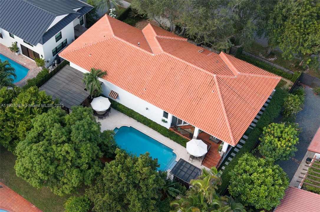 En Venta: $1,599,000 (4 camas, 3 baños, 2203 Pies cuadrados)