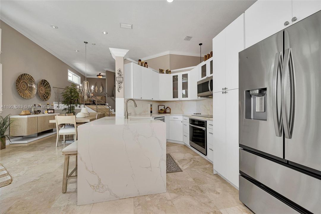 En Venta: $1,599,000 (4 camas, 3 baños, 2203 Pies cuadrados)