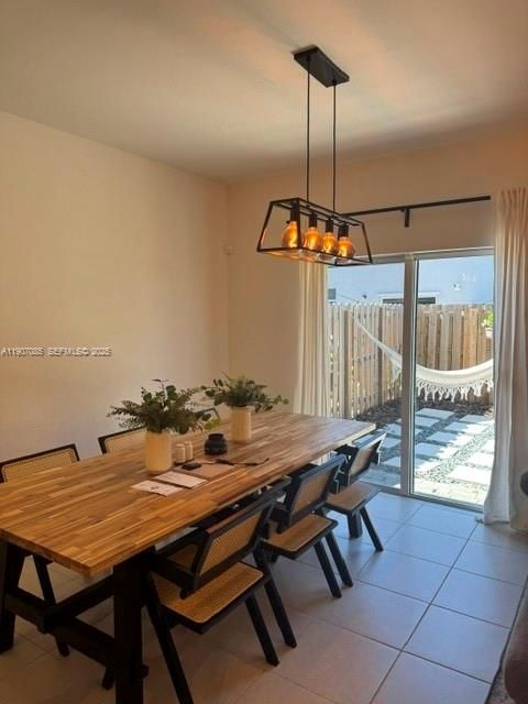 出租: $2,900 (3 贝兹, 2 浴室, 1695 平方英尺)