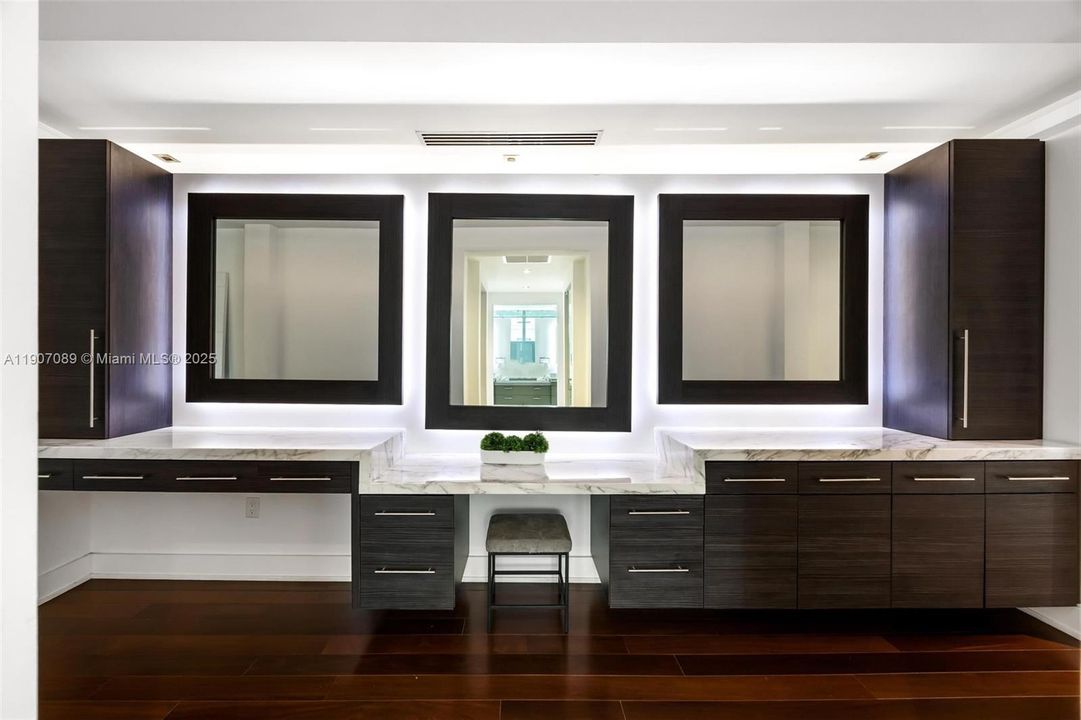 For Rent: $60,000 (7 beds, 6 baths, 7674 Square Feet)