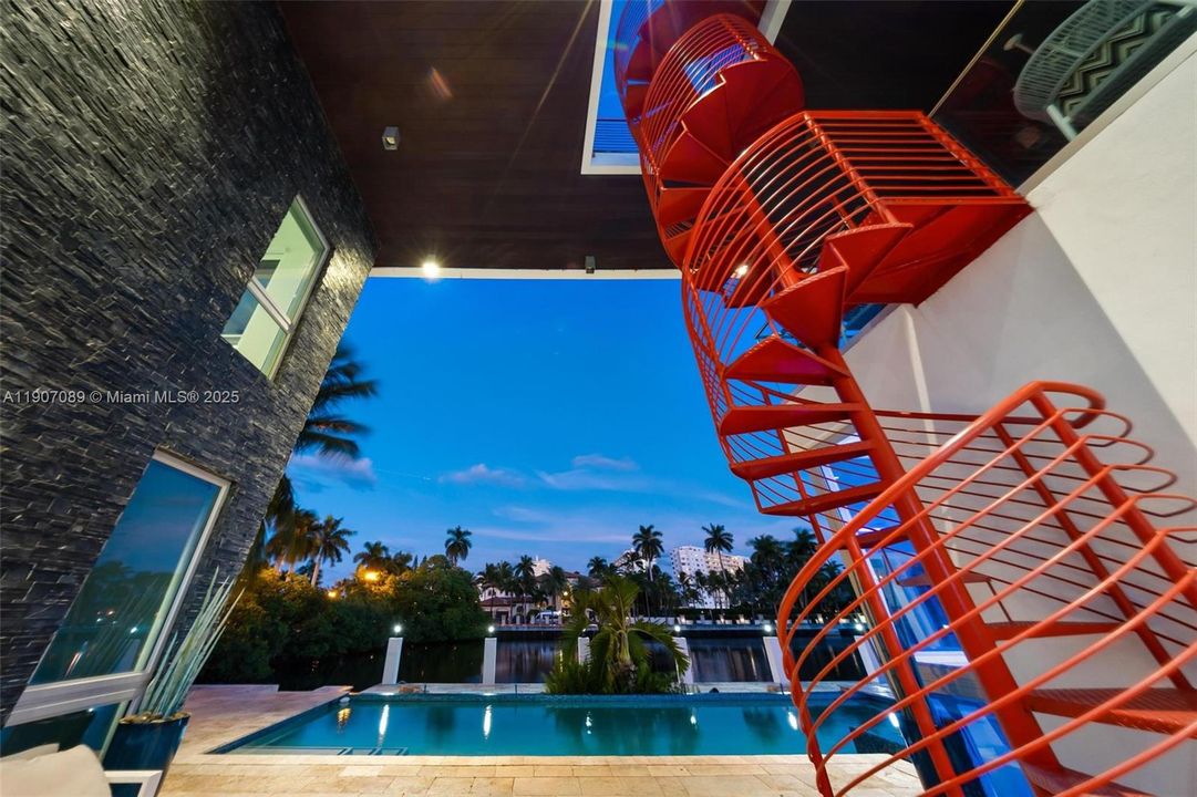 For Rent: $60,000 (7 beds, 6 baths, 7674 Square Feet)