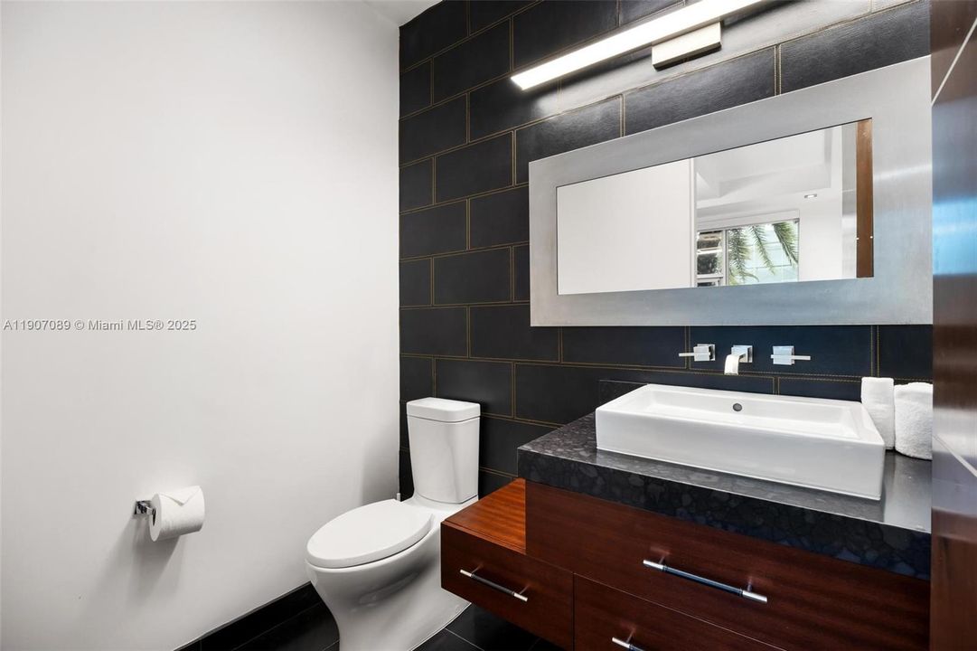 For Rent: $60,000 (7 beds, 6 baths, 7674 Square Feet)