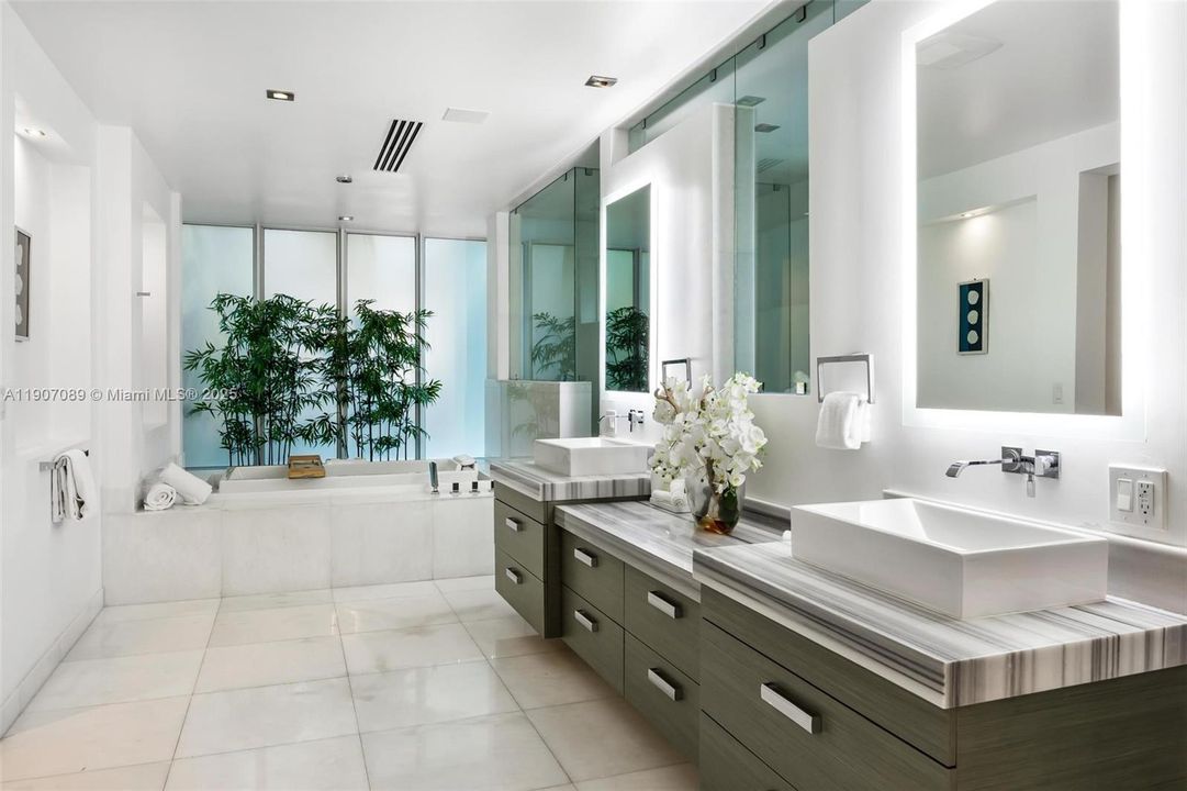 For Rent: $60,000 (7 beds, 6 baths, 7674 Square Feet)