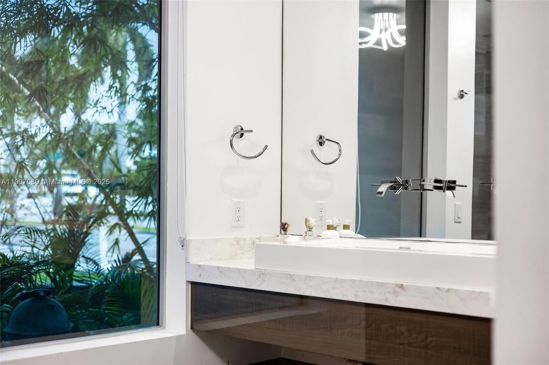 For Rent: $60,000 (7 beds, 6 baths, 7674 Square Feet)