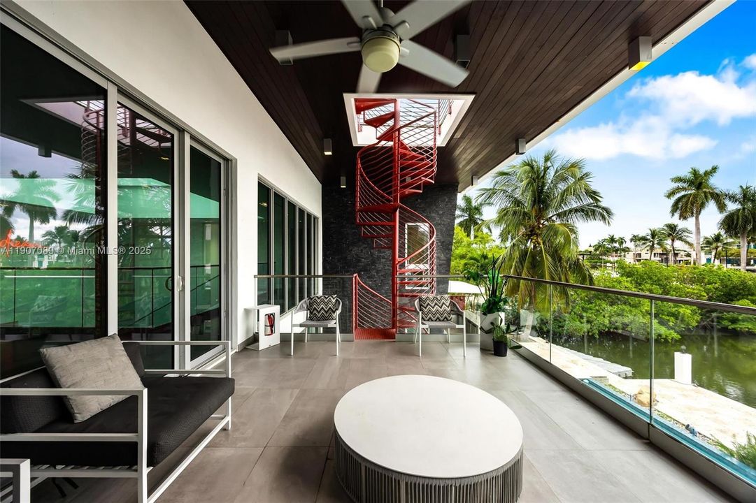 For Rent: $60,000 (7 beds, 6 baths, 7674 Square Feet)