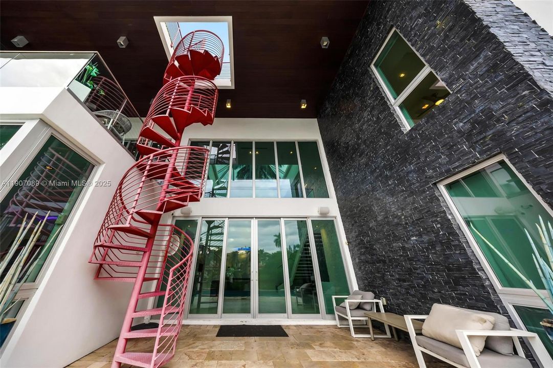 For Rent: $60,000 (7 beds, 6 baths, 7674 Square Feet)