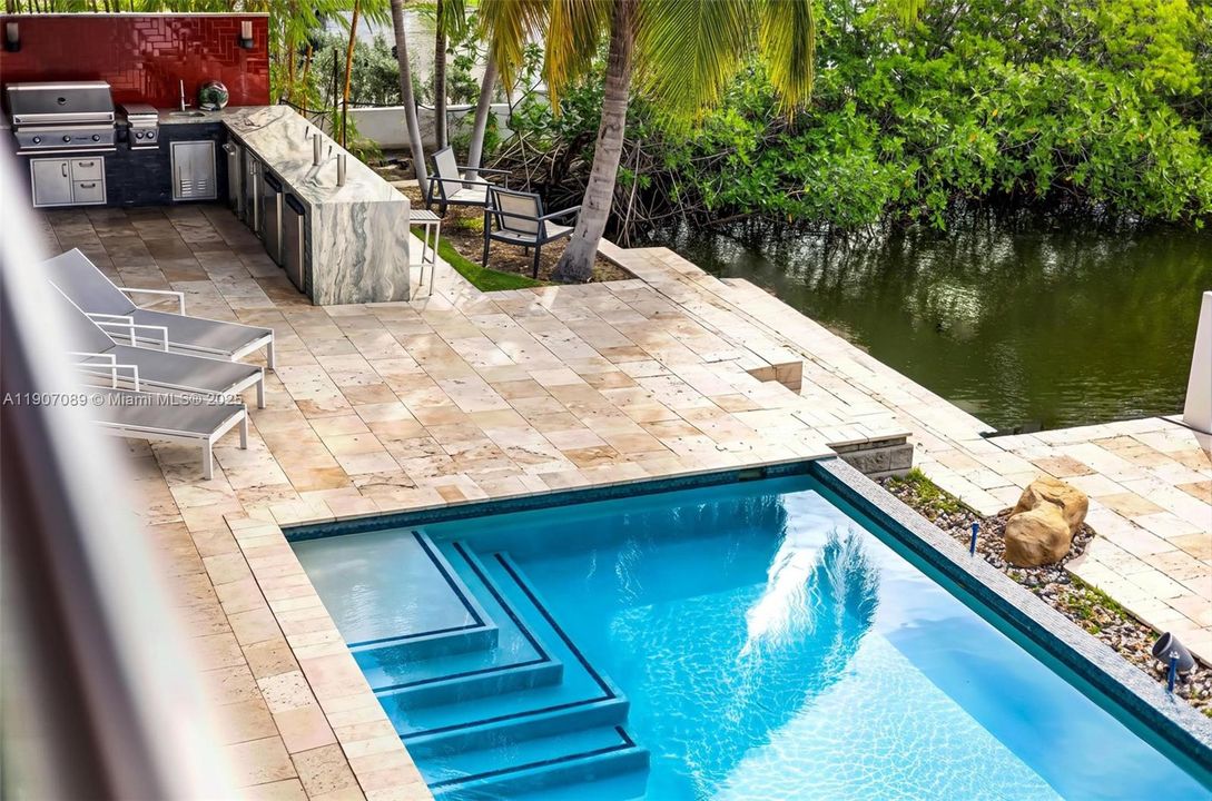 For Rent: $60,000 (7 beds, 6 baths, 7674 Square Feet)