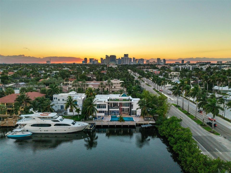 For Rent: $60,000 (7 beds, 6 baths, 7674 Square Feet)