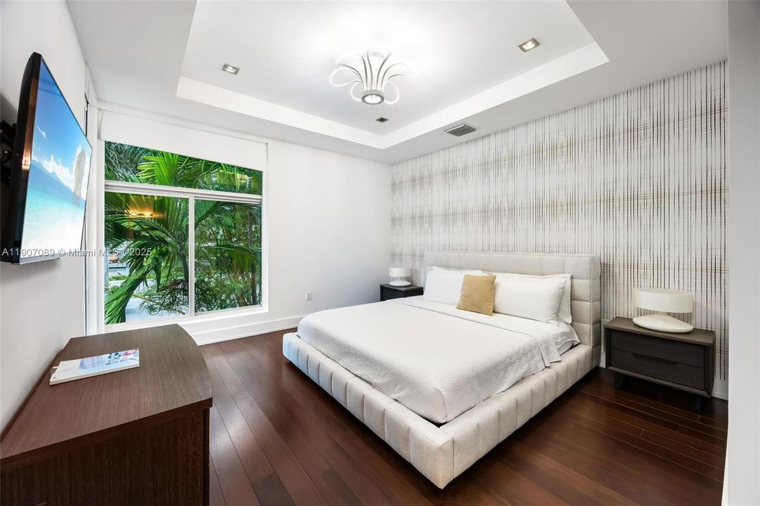 For Rent: $60,000 (7 beds, 6 baths, 7674 Square Feet)