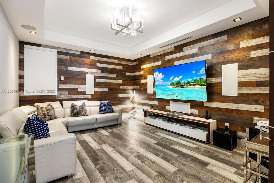 For Rent: $60,000 (7 beds, 6 baths, 7674 Square Feet)