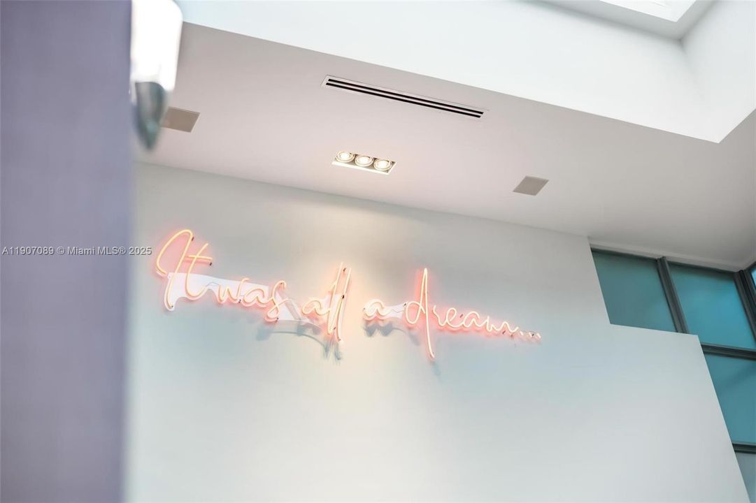 For Rent: $60,000 (7 beds, 6 baths, 7674 Square Feet)