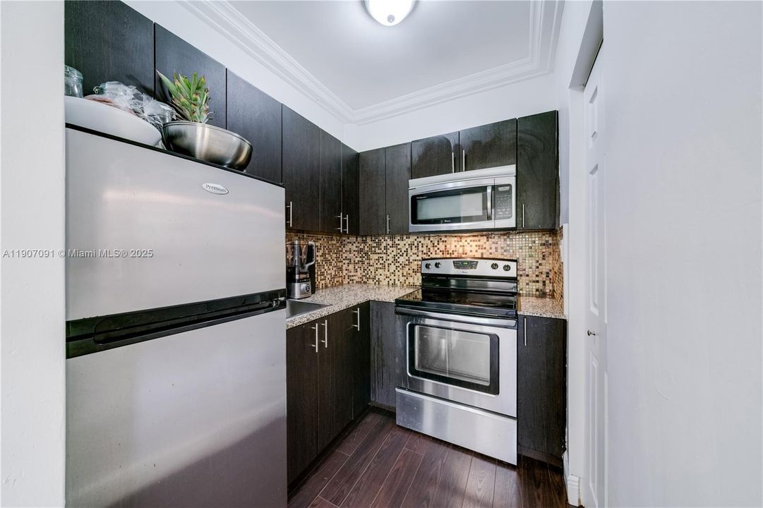 For Sale: $215,000 (0 beds, 1 baths, 315 Square Feet)