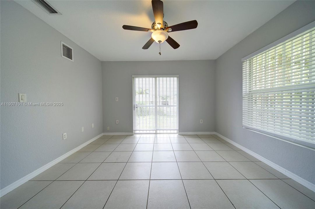 For Rent: $2,700 (4 beds, 2 baths, 1222 Square Feet)