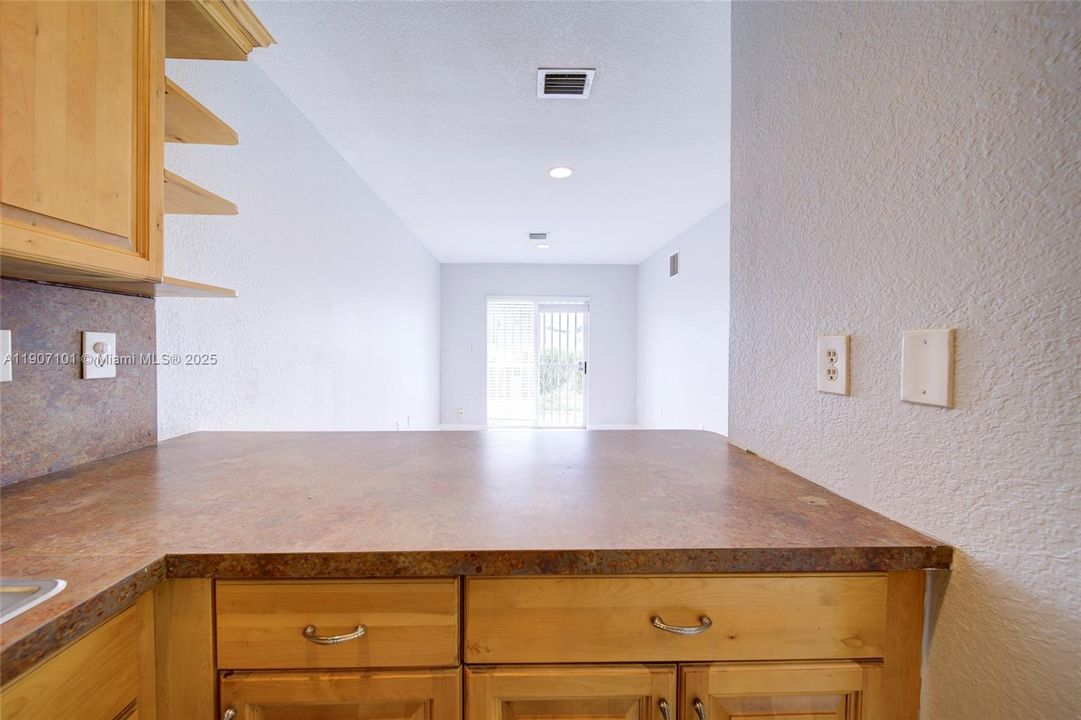 For Rent: $2,700 (4 beds, 2 baths, 1222 Square Feet)