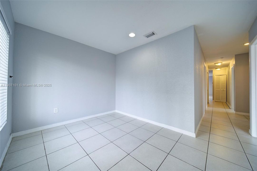 For Rent: $2,700 (4 beds, 2 baths, 1222 Square Feet)