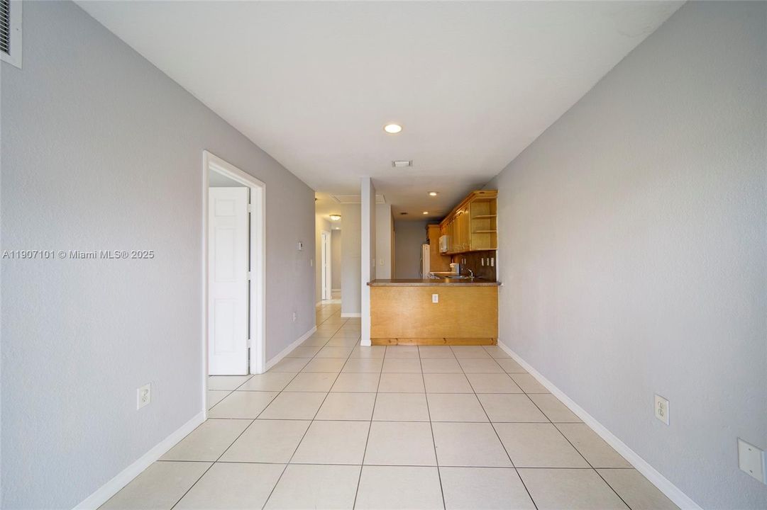 For Rent: $2,700 (4 beds, 2 baths, 1222 Square Feet)