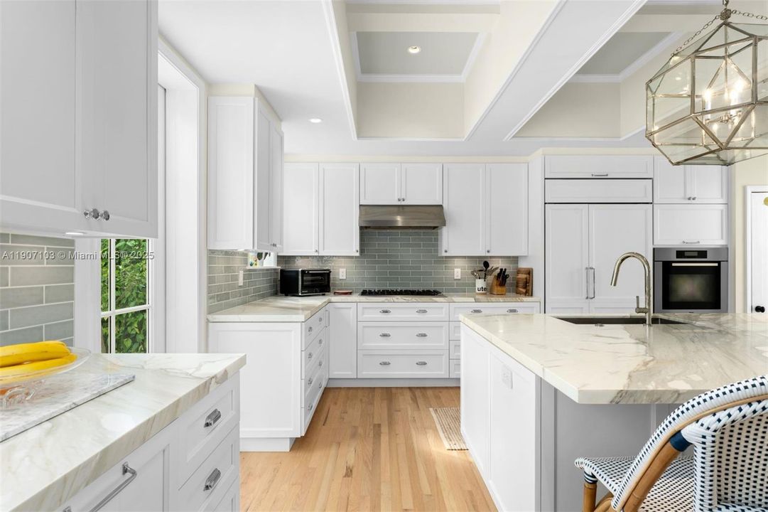 For Sale: $5,950,000 (3 beds, 3 baths, 3293 Square Feet)