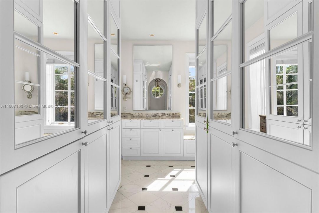 For Sale: $5,950,000 (3 beds, 3 baths, 3293 Square Feet)