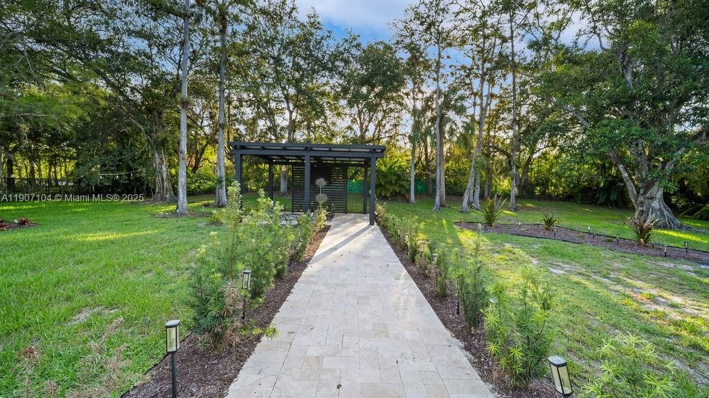 Recently Rented: $8,900 (5 beds, 3 baths, 3346 Square Feet)