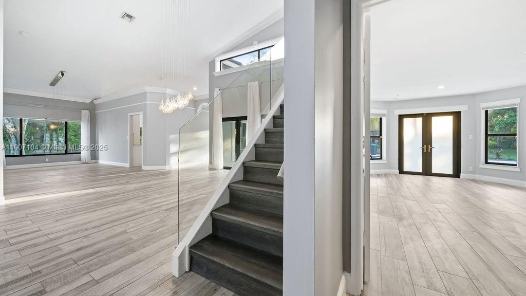 Recently Rented: $8,900 (5 beds, 3 baths, 3346 Square Feet)